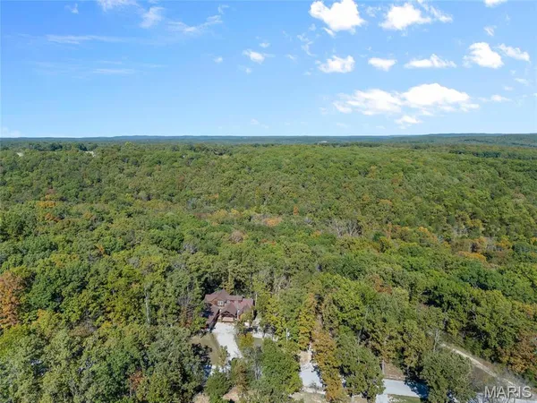 $379,000 | 11336 Choctaw Circle, Ste. Genevieve, MO 63670