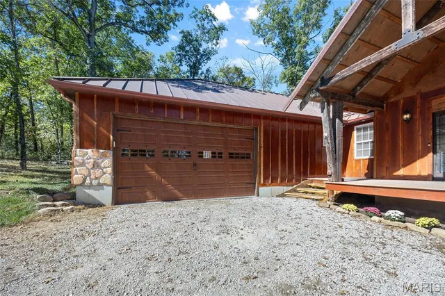 $379,000 | 11336 Choctaw Circle, Ste. Genevieve, MO 63670