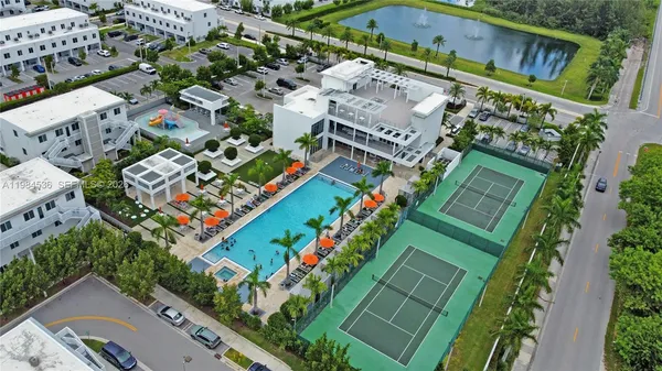 $430,000 | 6416 Northwest 102nd Court, Unit 304, Doral, FL 33178