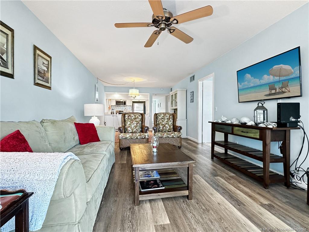 40 Northeast Plantation Road, Unit 404 Stuart, FL 34996 - Photo 6 of 29