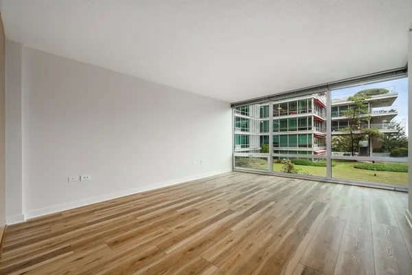$2,700 | 9655 Woods Drive, Unit 507, Skokie, IL 60077