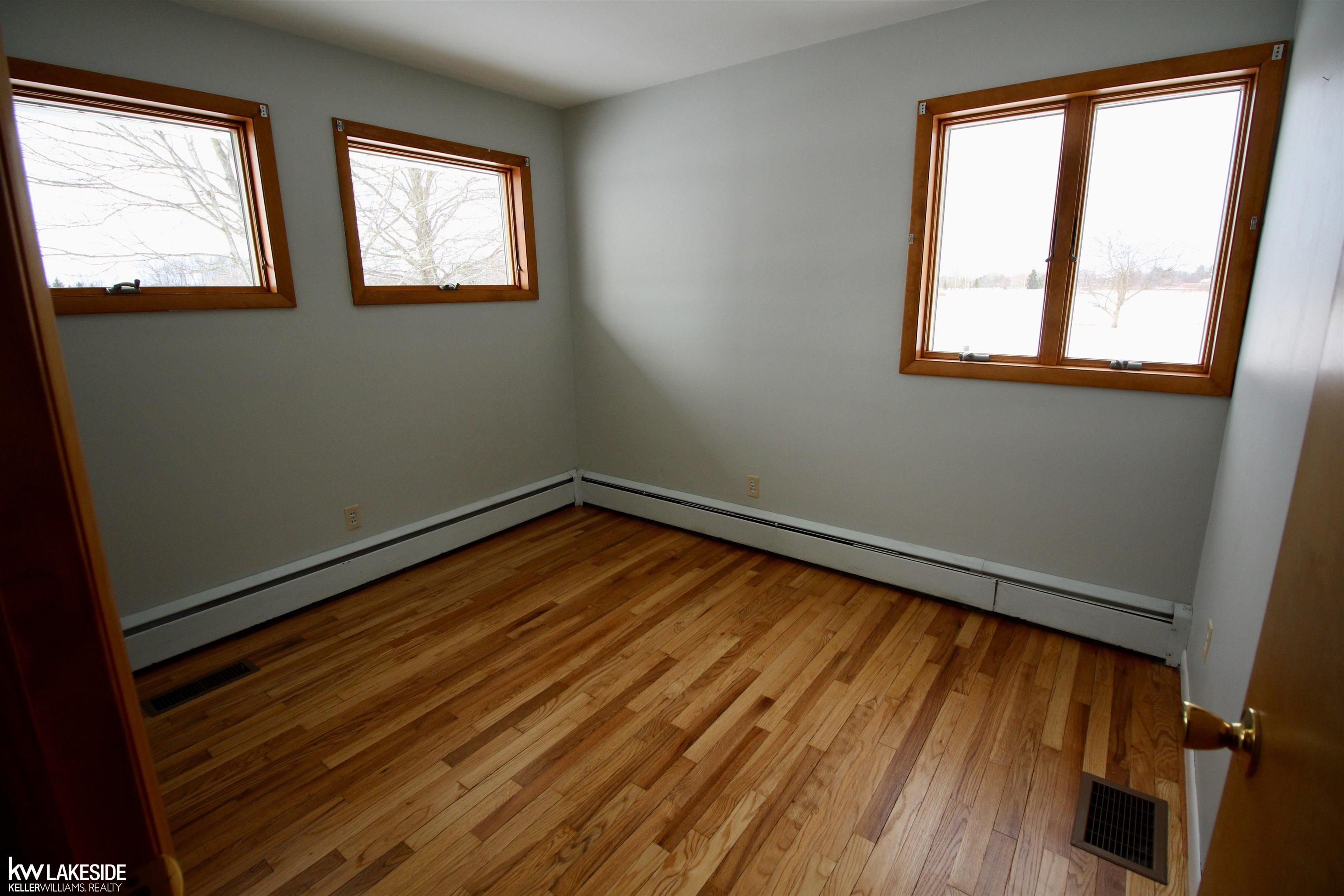 12778 Belle River Road Memphis, MI 48041 - Photo 9 of 25 50101014-8.JPG