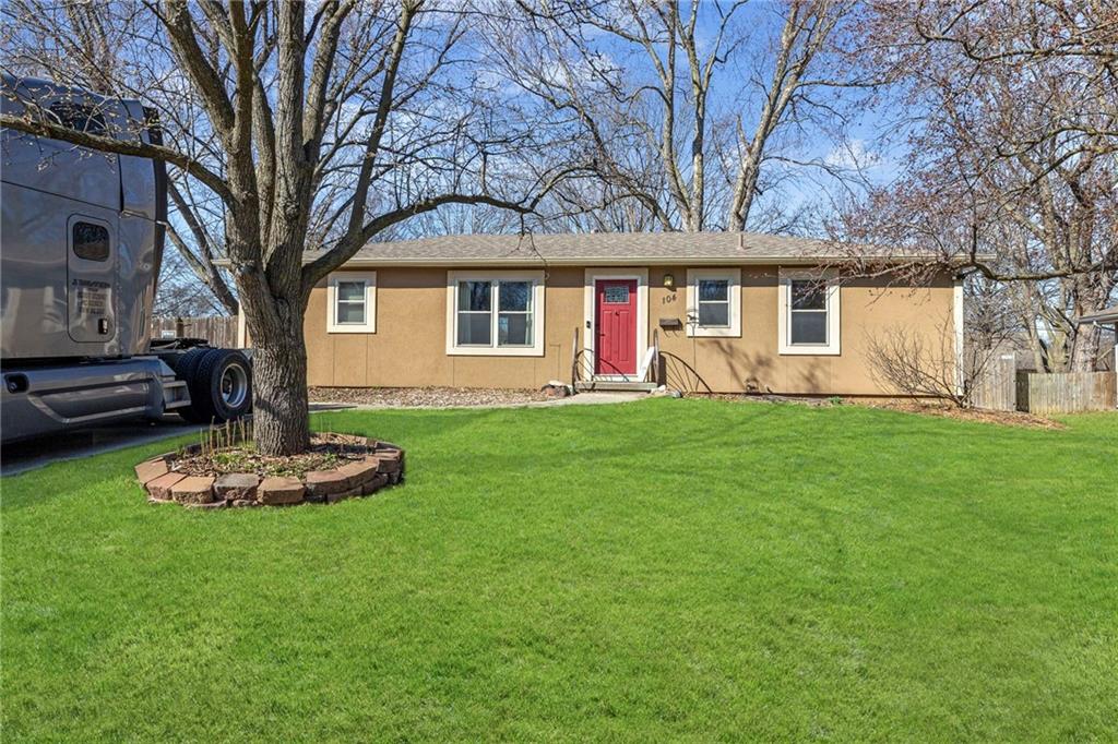 104 Southwest Alderson Place Lee's Summit, MO 64063 - Photo 2 of 23