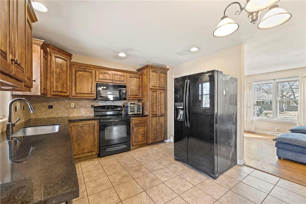 104 Southwest Alderson Place Lee's Summit, MO 64063 - Photo 8 of 23