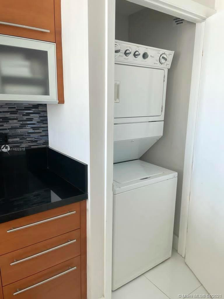 244 Biscayne Boulevard, Unit 3003 Miami, FL 33132 - Photo 24 of 30