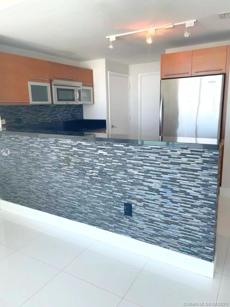 244 Biscayne Boulevard, Unit 3003 Miami, FL 33132 - Photo 4 of 30