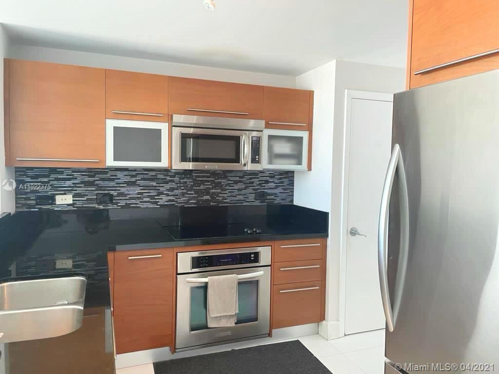 244 Biscayne Boulevard, Unit 3003 Miami, FL 33132 - Photo 5 of 30