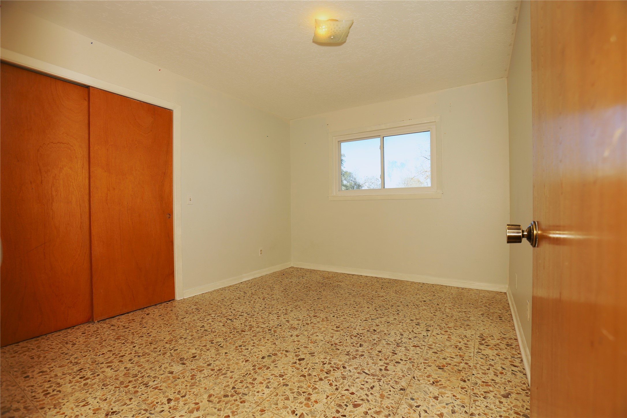 113 Old Angleton Road Lake Jackson, TX 77566 - Photo 15 of 17 3rd Bedroom