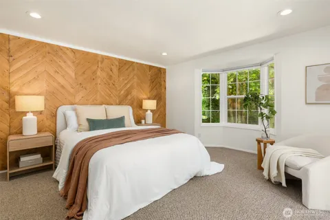 $885,000 | 8980 Bay Street Northeast, Bainbridge Island, WA 98110