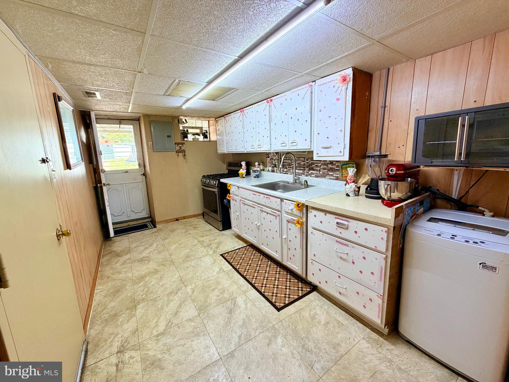 1437 Napfle Avenue Philadelphia, PA 19111 - Photo 33 of 43
