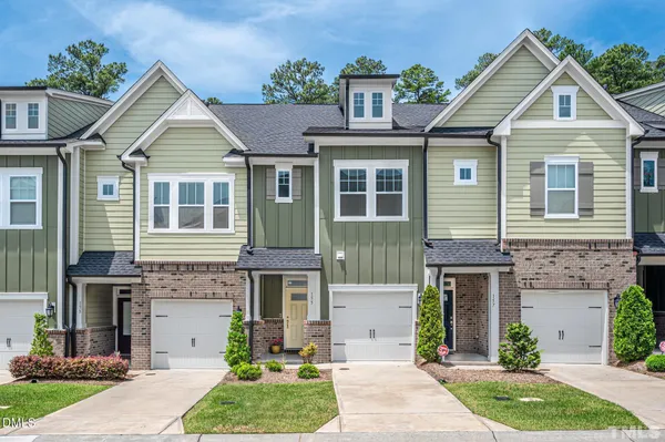 $2,200 | 159 Manordale Drive, Chapel Hill, NC 27517