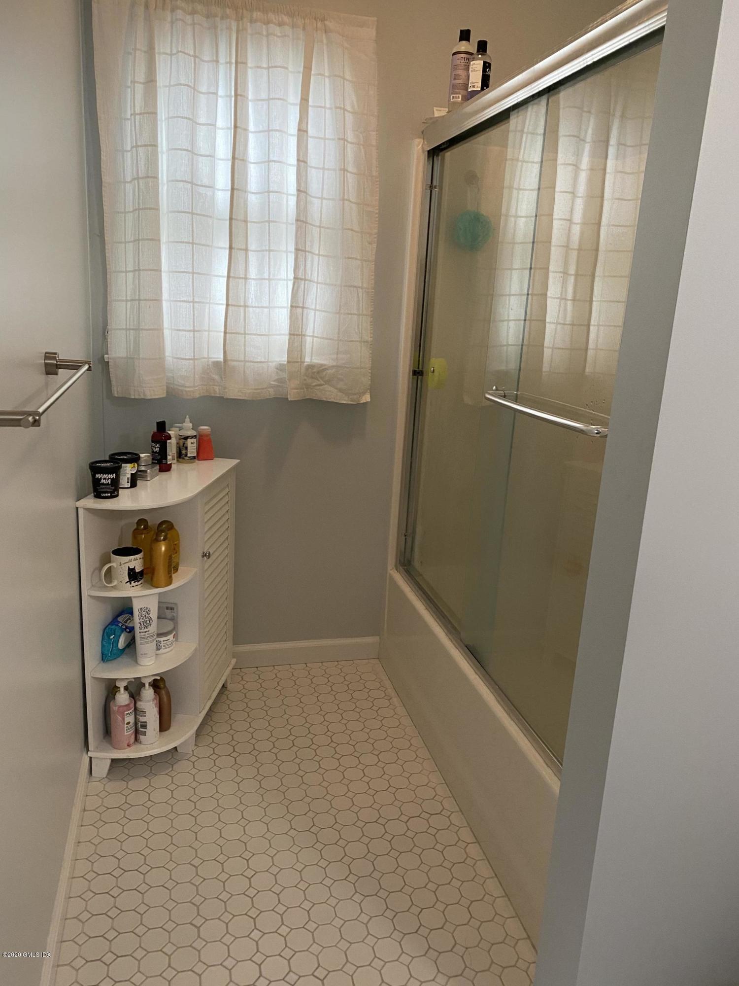 2 Wescott Court Riverside, CT 06878 - Photo 16 of 20 Second Bedroom Shower