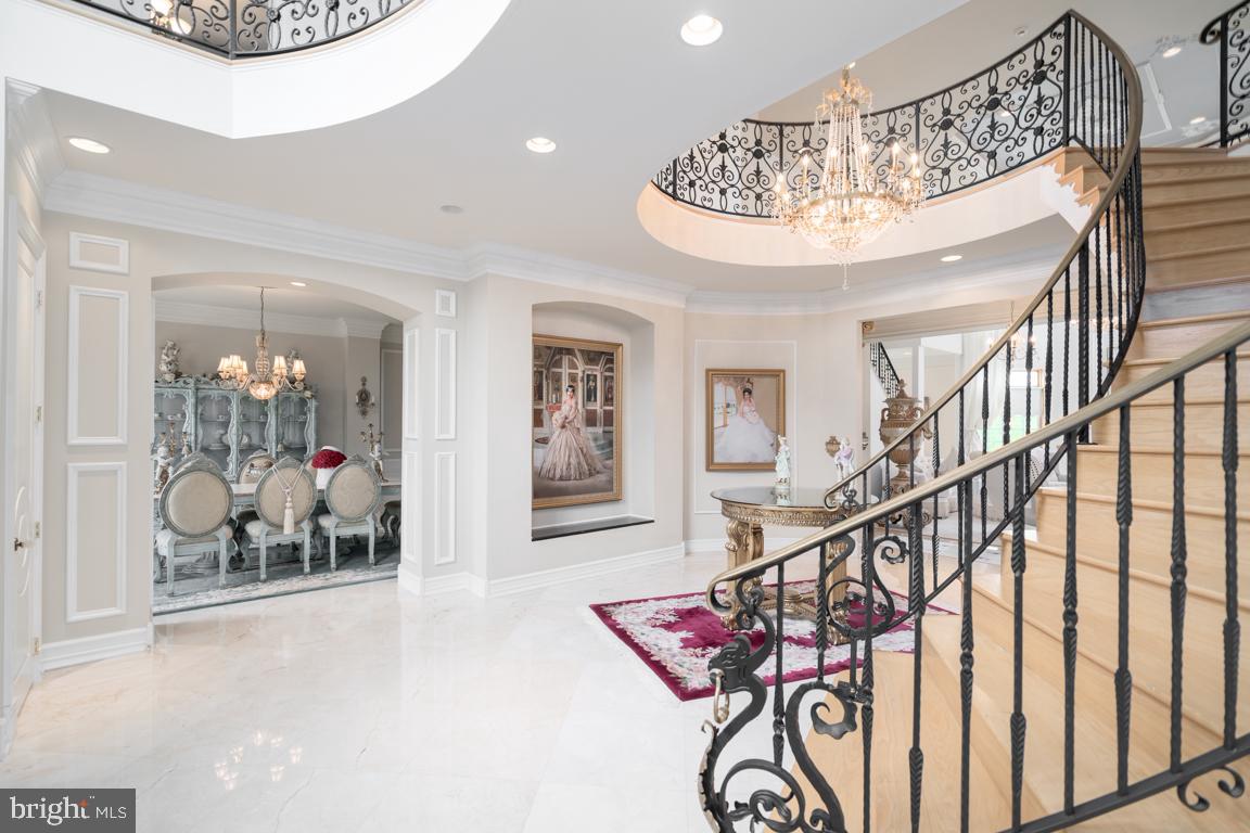 6779 Keller Lime Plant Road Frederick, MD 21703 - Photo 13 of 74 Sweeping Staircase