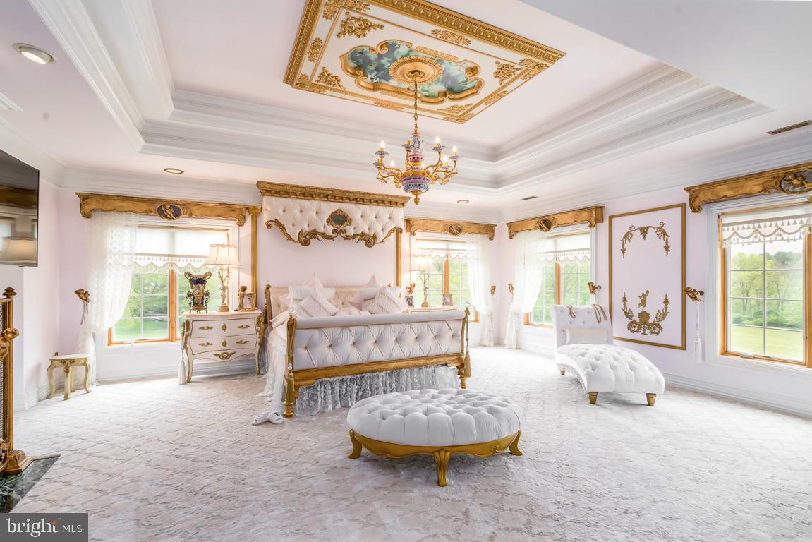 6779 Keller Lime Plant Road Frederick, MD 21703 - Photo 39 of 74 a living room with furniture and a large window