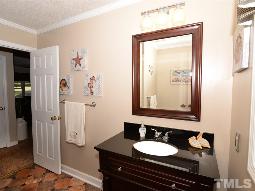 2164 Cole Road Clayton, NC 27520 - Photo 10 of 25 Gallery Image 10