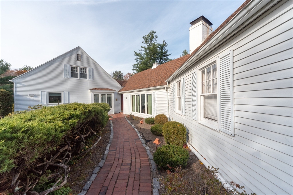 5 Ramgren Road Lunenburg, MA 01462 - Photo 3 of 42 Gallery Image 3