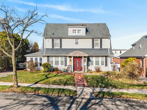 $1,830,000 | 35-20 165th Street | Murray Hill - Flushing