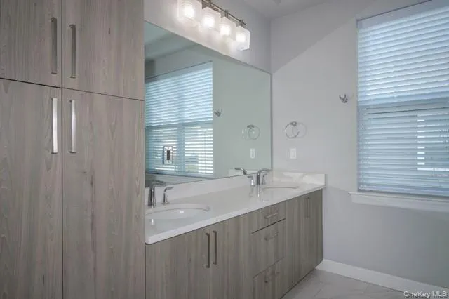 $5,025 | 198 Sutton Court, Unit 198, Mount Sinai, NY 11766