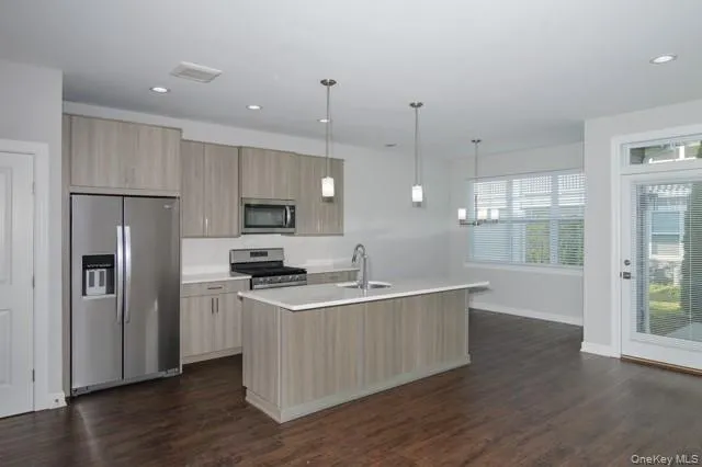 $5,025 | 198 Sutton Court, Unit 198, Mount Sinai, NY 11766