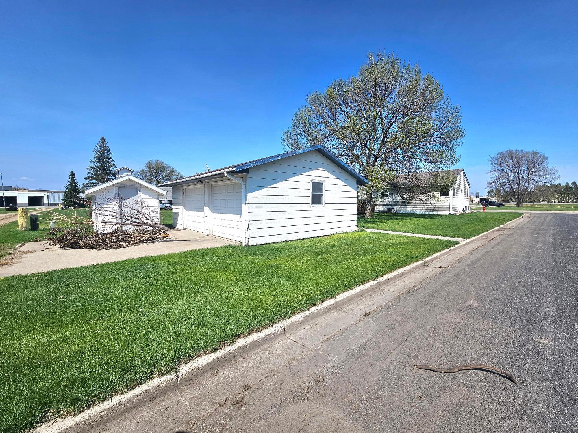 127 State Avenue Warren, MN 56762 - Photo 24 of 25