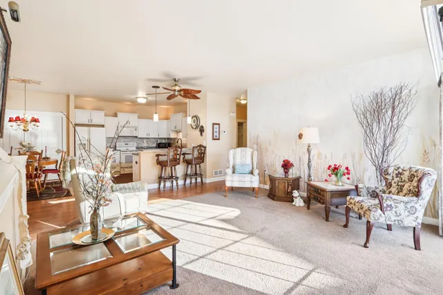 $344,900 | 8648 Roxbury Way, Oak Creek, WI 53154