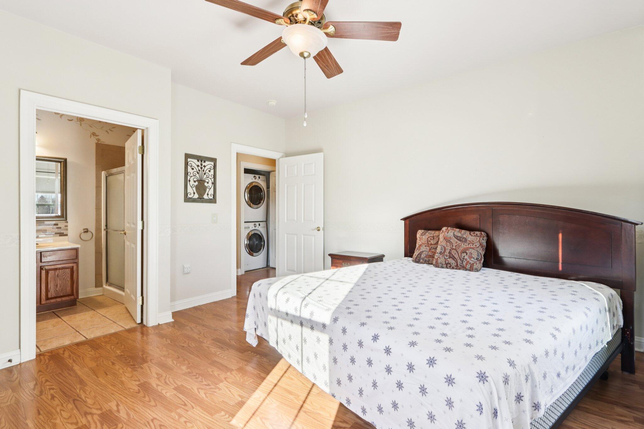 8648 Roxbury Way Oak Creek, WI 53154 - Photo 26 of 38 Master Ensuite!