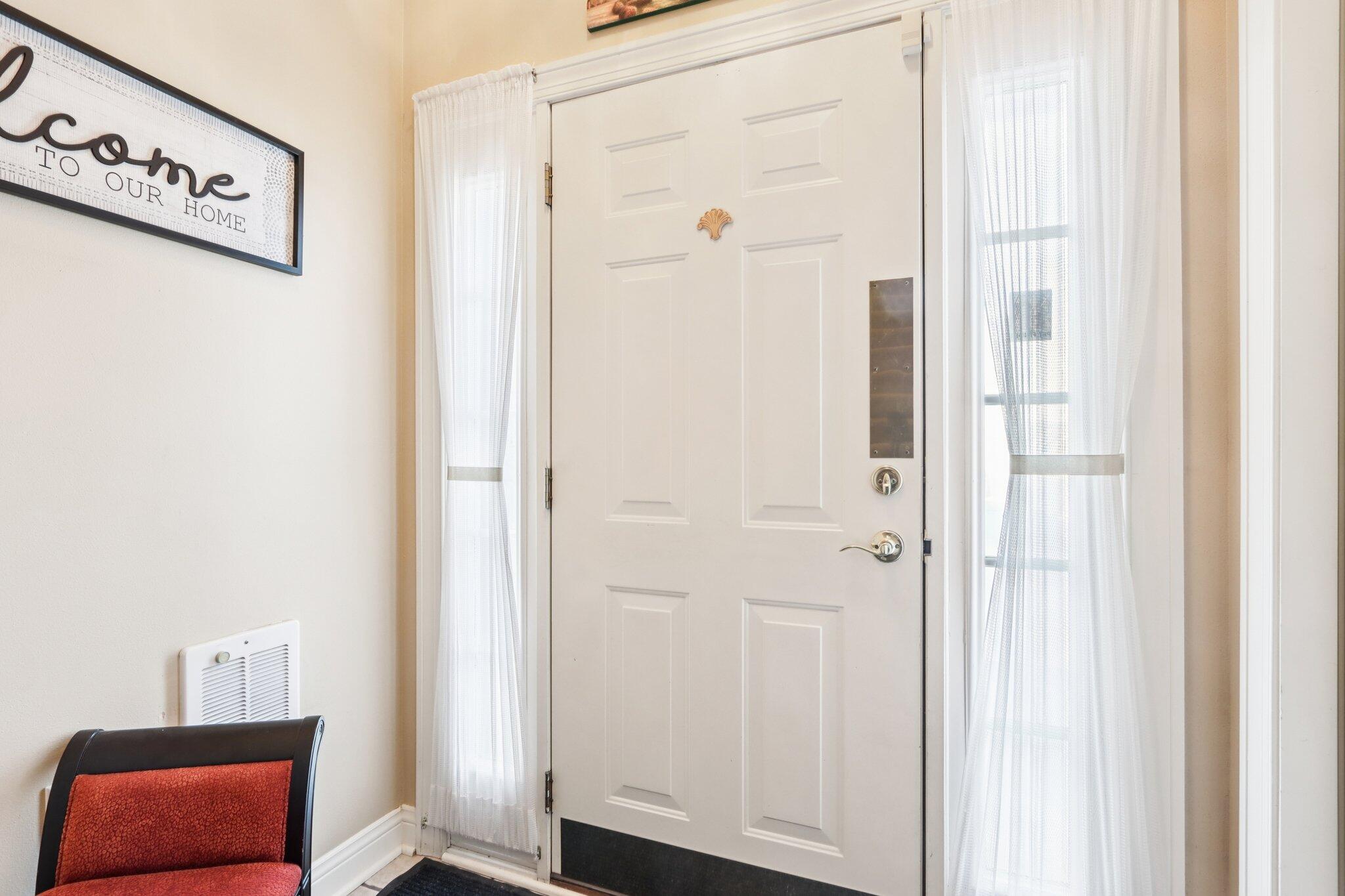 8648 Roxbury Way Oak Creek, WI 53154 - Photo 2 of 38 Front Door Entry!