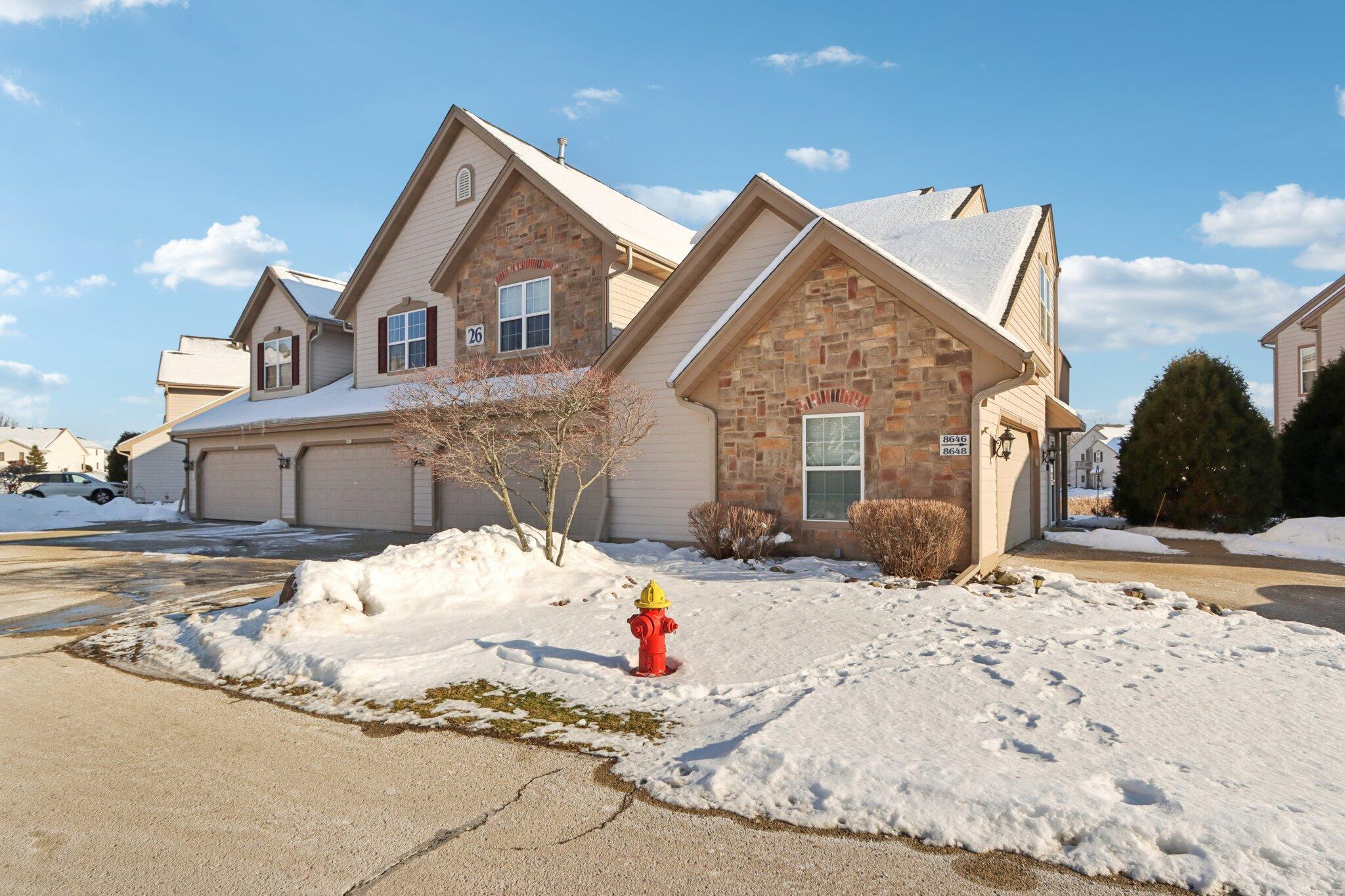 8648 Roxbury Way Oak Creek, WI 53154 - Photo 35 of 38 Front of Building!