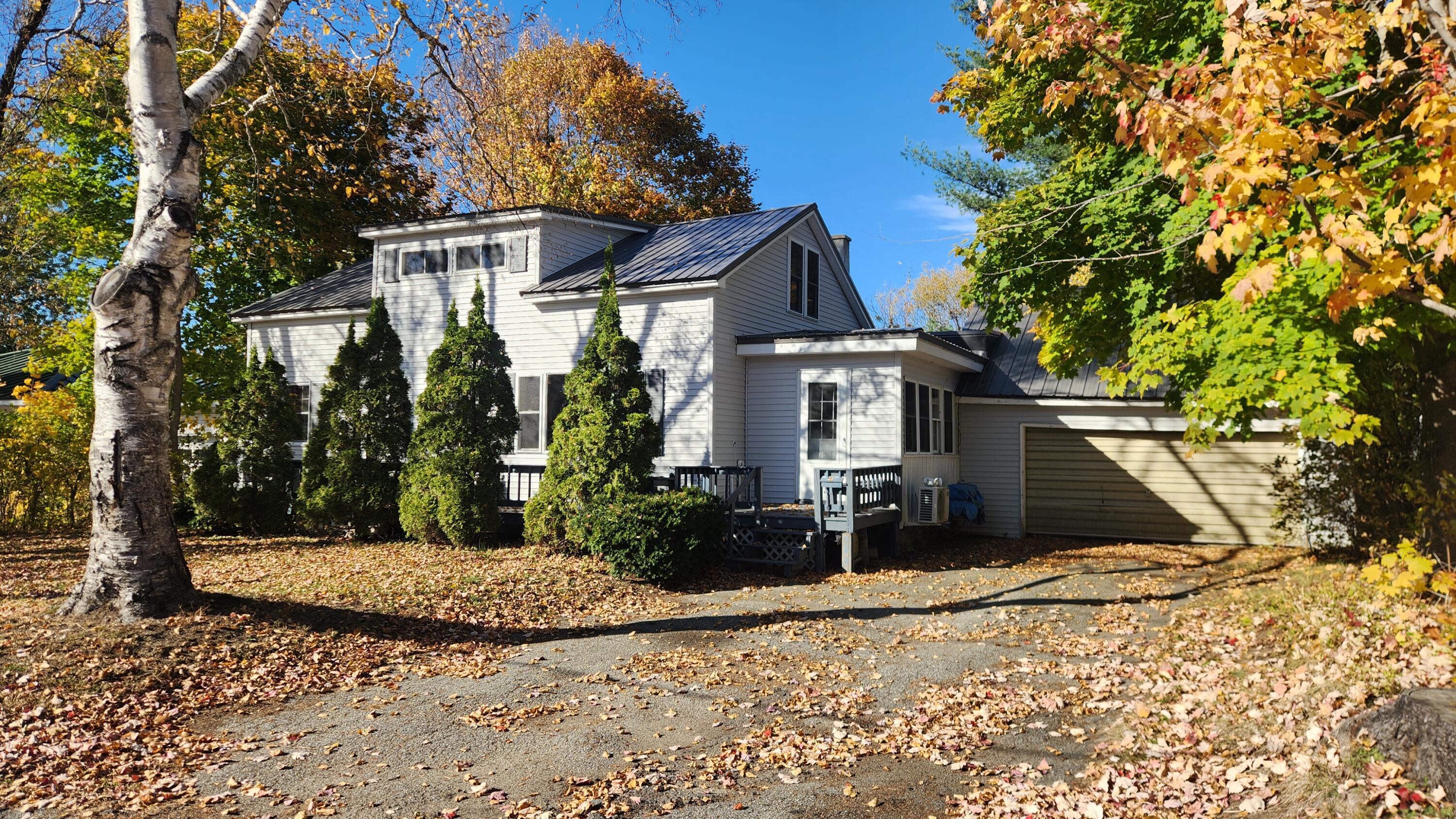 21 Colony Place Millinocket, ME 04462 - Photo 1 of 35 1000016716