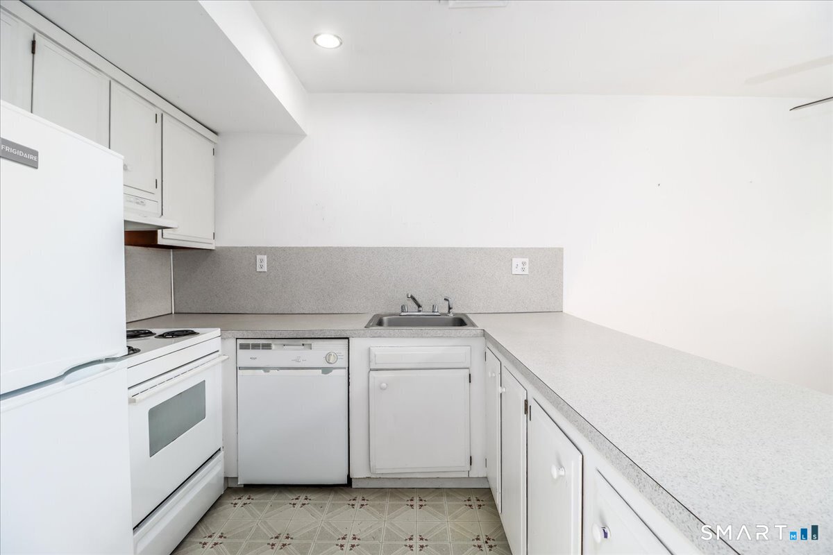 229 Bacon Pond Road, Unit 453 Woodbury, CT 06798 - Photo 19 of 37