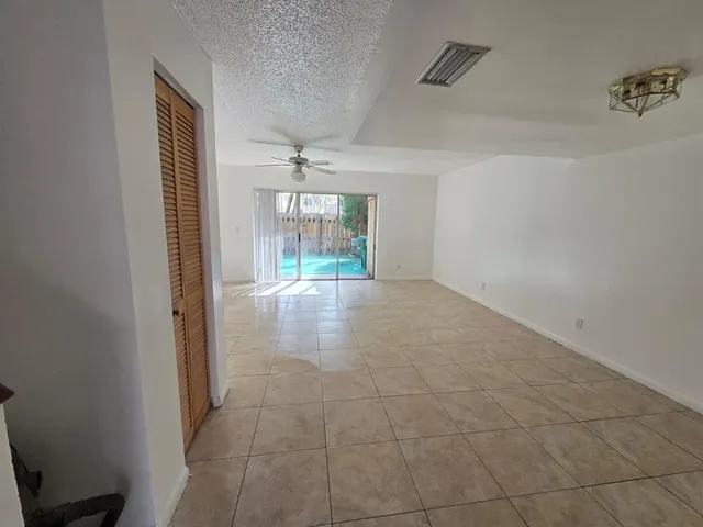 $2,500 | 6512 Southwest 41st Place, Unit 163, Davie, FL 33314