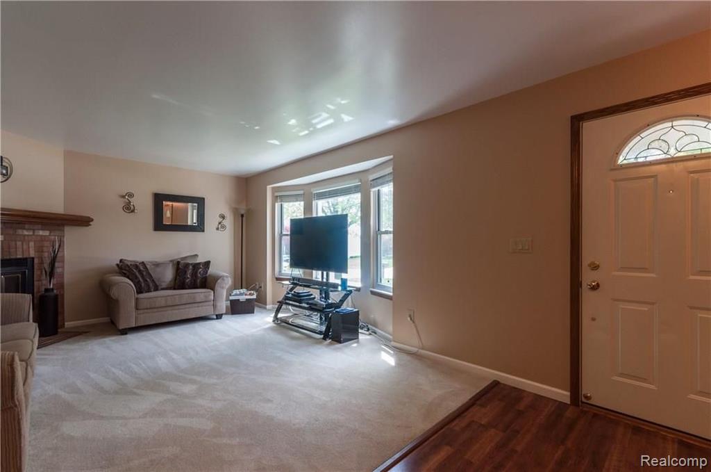 231 Arlington Drive Rochester Hills, MI 48307 - Photo 13 of 29