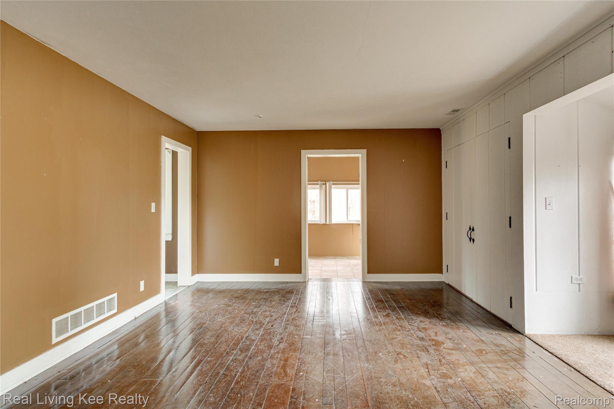 1267 Lake George Road Oakland, MI 48363 - Photo 49 of 80 Interiors (20 of 55).jpg