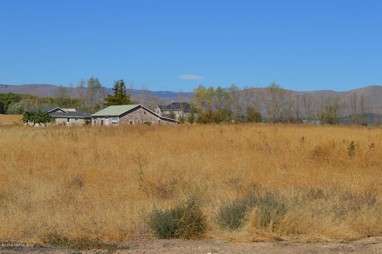 14650 Fisk Road Yakima, WA 98908 - Photo 27 of 38 Looking West