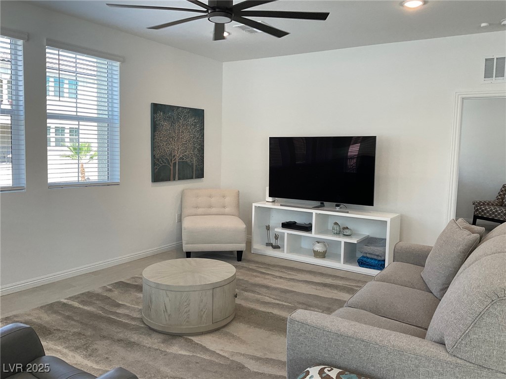2555 Hampton Road, Unit 4209 Henderson, NV 89052 - Photo 25 of 67 Living area featuring a ceiling fan and recessed lighting