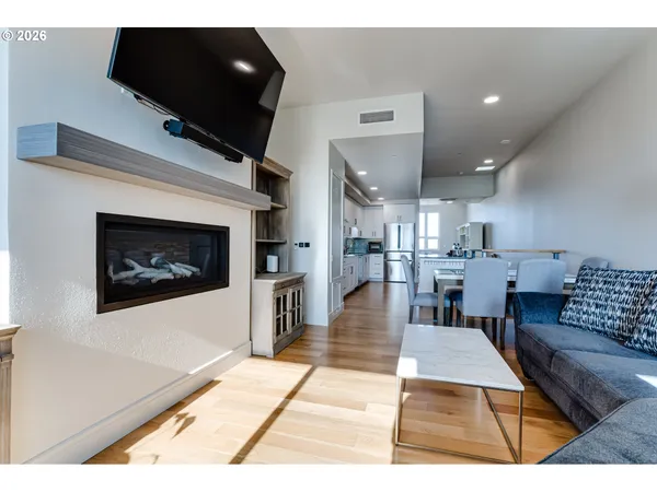 $999,000 | 1600 Pearl Street, Unit 608, Eugene, OR 97401