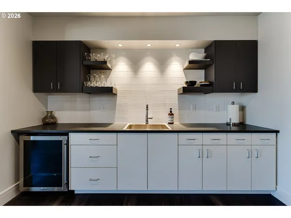 $999,000 | 1600 Pearl Street, Unit 608, Eugene, OR 97401