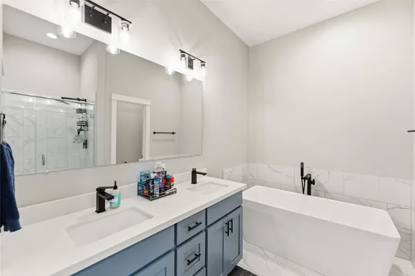 $2,300 | 417 Stonework Landing Lane, Houston, TX 77076