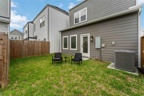 $2,300 | 417 Stonework Landing Lane, Houston, TX 77076