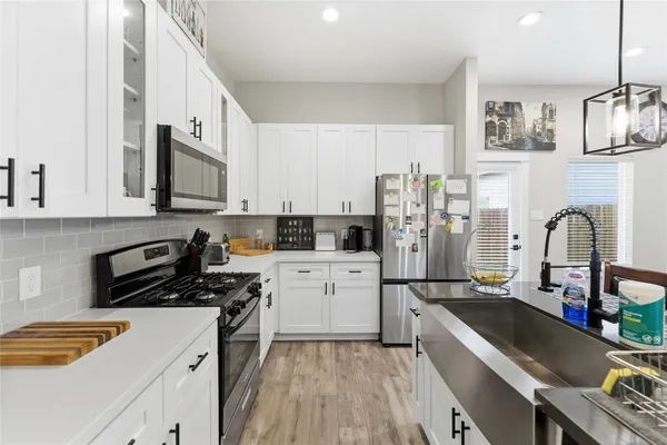 $2,300 | 417 Stonework Landing Lane, Houston, TX 77076