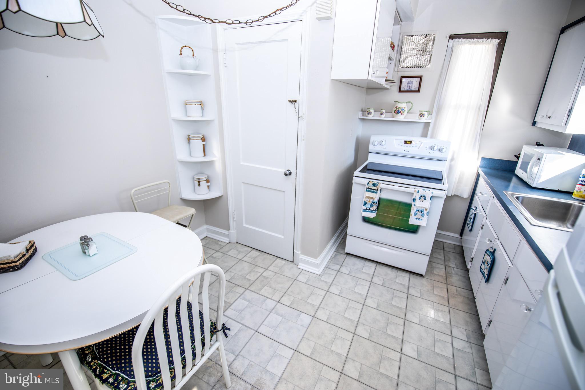 9607 Dilston Road Silver Spring, MD 20903 - Photo 15 of 39 Kitchen