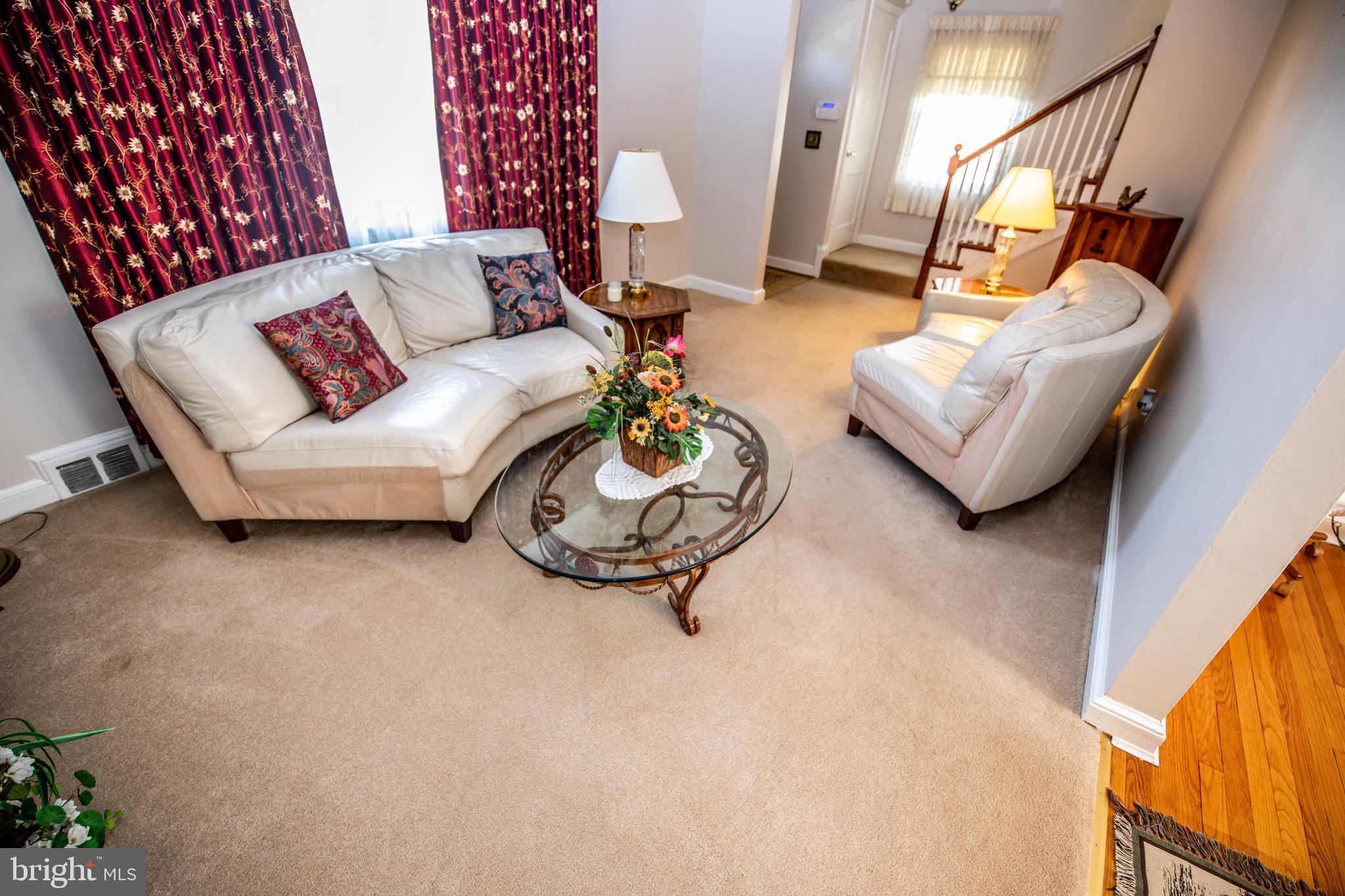 9607 Dilston Road Silver Spring, MD 20903 - Photo 8 of 39 Living Room