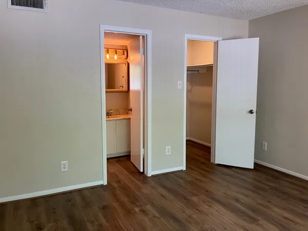 $1,300 | 12100 Melville Drive, Unit 412, Montgomery, TX 77356