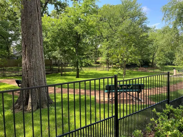 $1,300 | 12100 Melville Drive, Unit 412, Montgomery, TX 77356