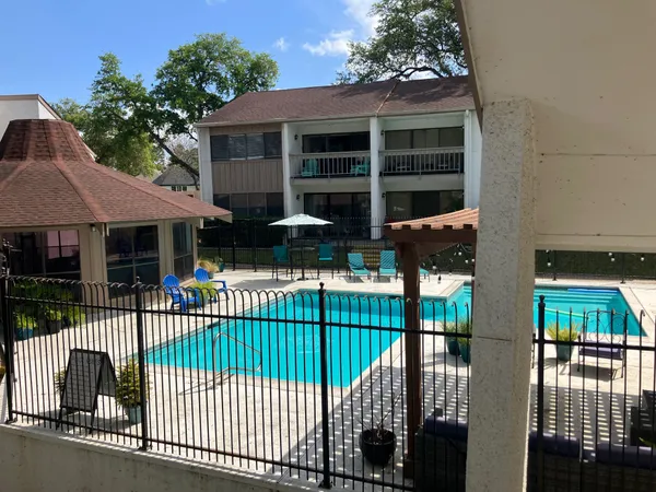 $1,300 | 12100 Melville Drive, Unit 412, Montgomery, TX 77356