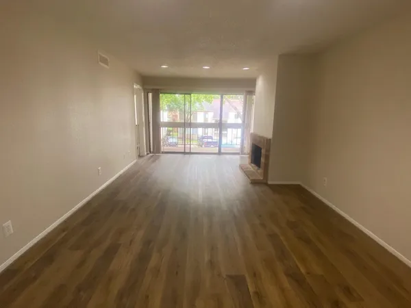 $1,300 | 12100 Melville Drive, Unit 412, Montgomery, TX 77356