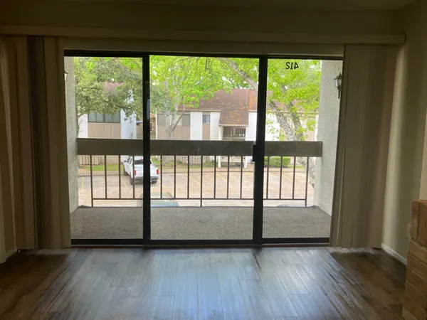 $1,300 | 12100 Melville Drive, Unit 412, Montgomery, TX 77356