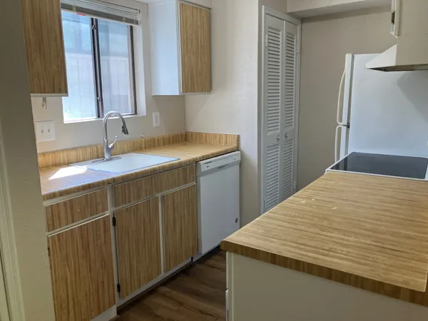 $1,300 | 12100 Melville Drive, Unit 412, Montgomery, TX 77356