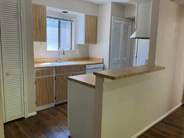 $1,300 | 12100 Melville Drive, Unit 412, Montgomery, TX 77356