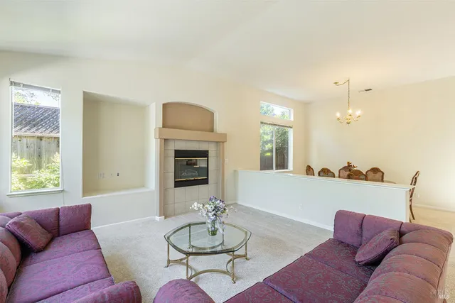 $795,000 | 7225 16th Hole Drive, Windsor, CA 95492